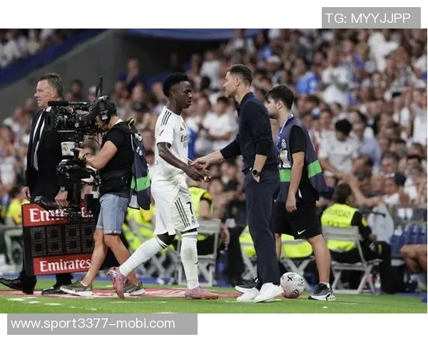 维尼修斯在阿隆索的指导下重拾冷静状态12场比赛仅吃一张牌